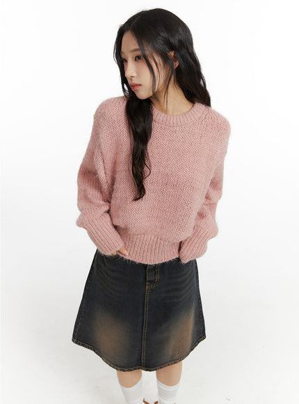 striped-knit-round-neckline-long-sleeve-top-cj409