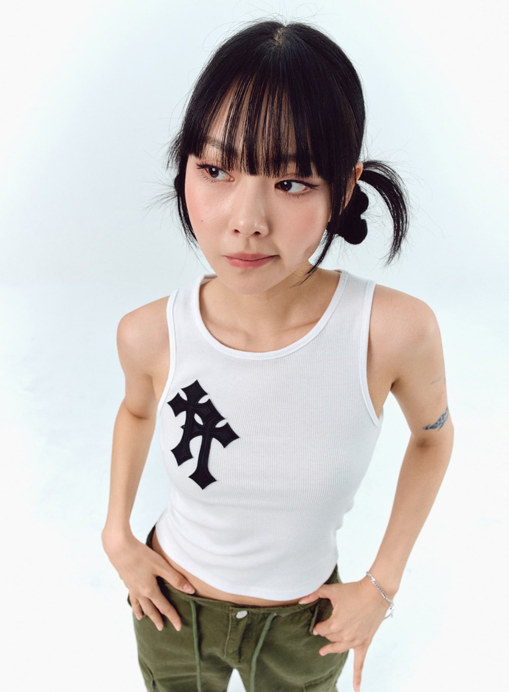 cross-graphic-tank-top-il328