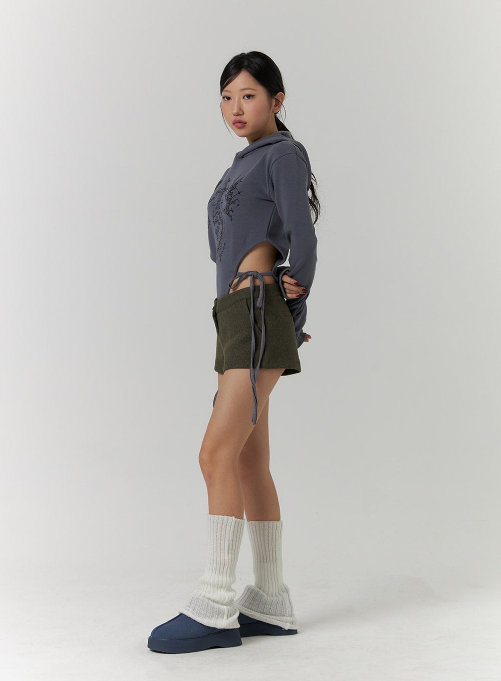 cut-out-tie-graphic-hoodie-sweatshirt-cd318