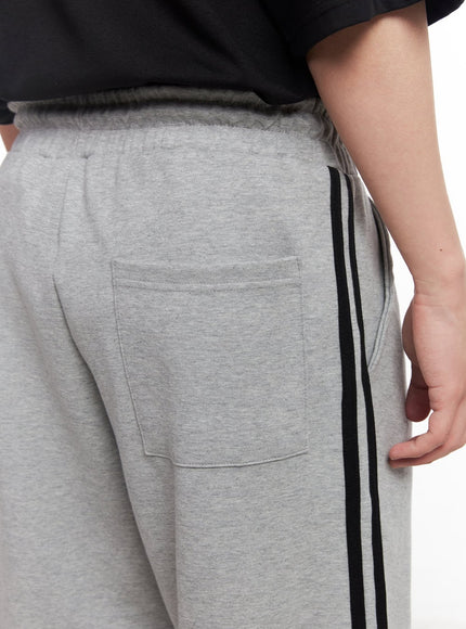 mens-striped-wide-fit-sweatshorts-iy520
