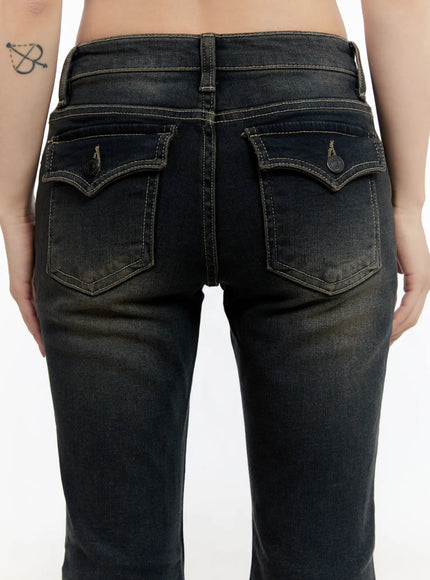 rei-pocket-detail-flare-jeans-cn524