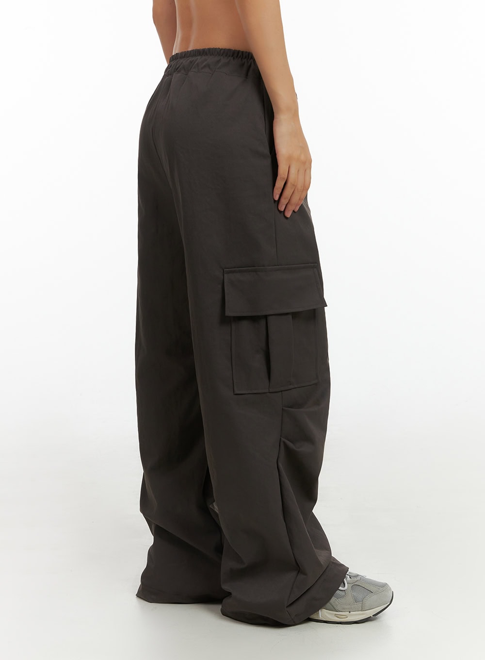 cargo-pintuck-wide-leg-pants-is402