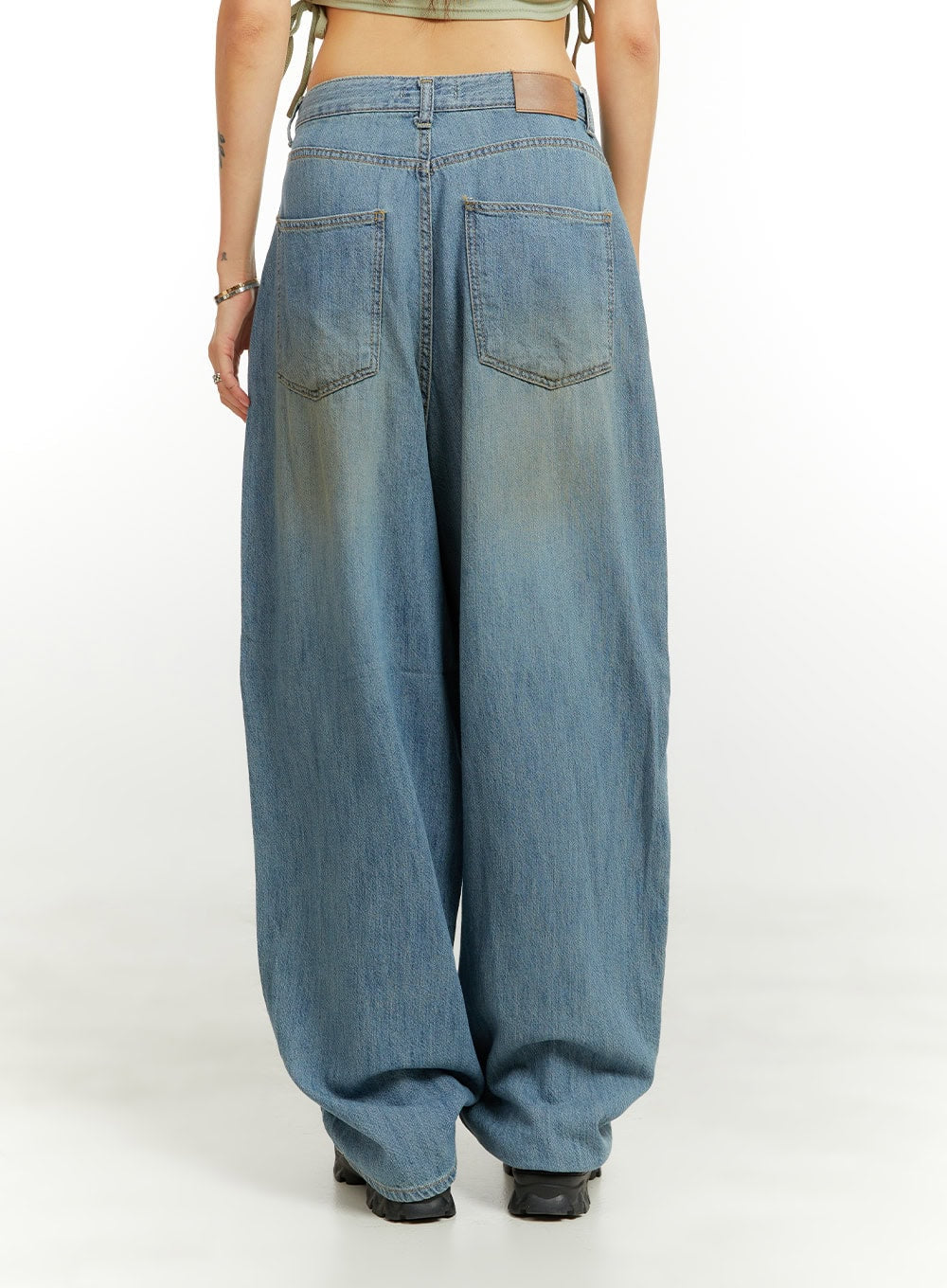 low-rise-wide-fit-baggy-jeans-cu421