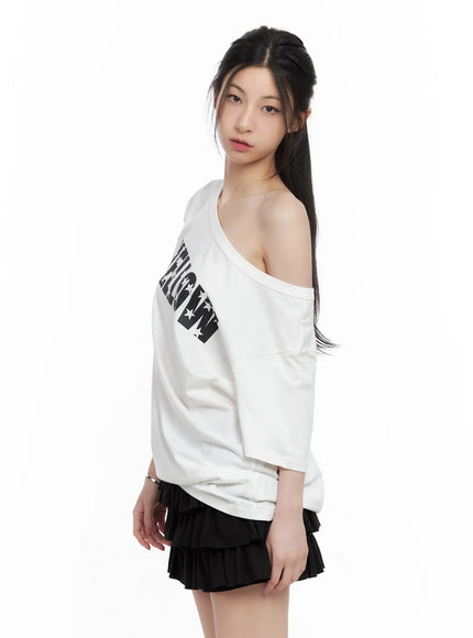 graphic-off-shoulder-oversized-tee-cl501