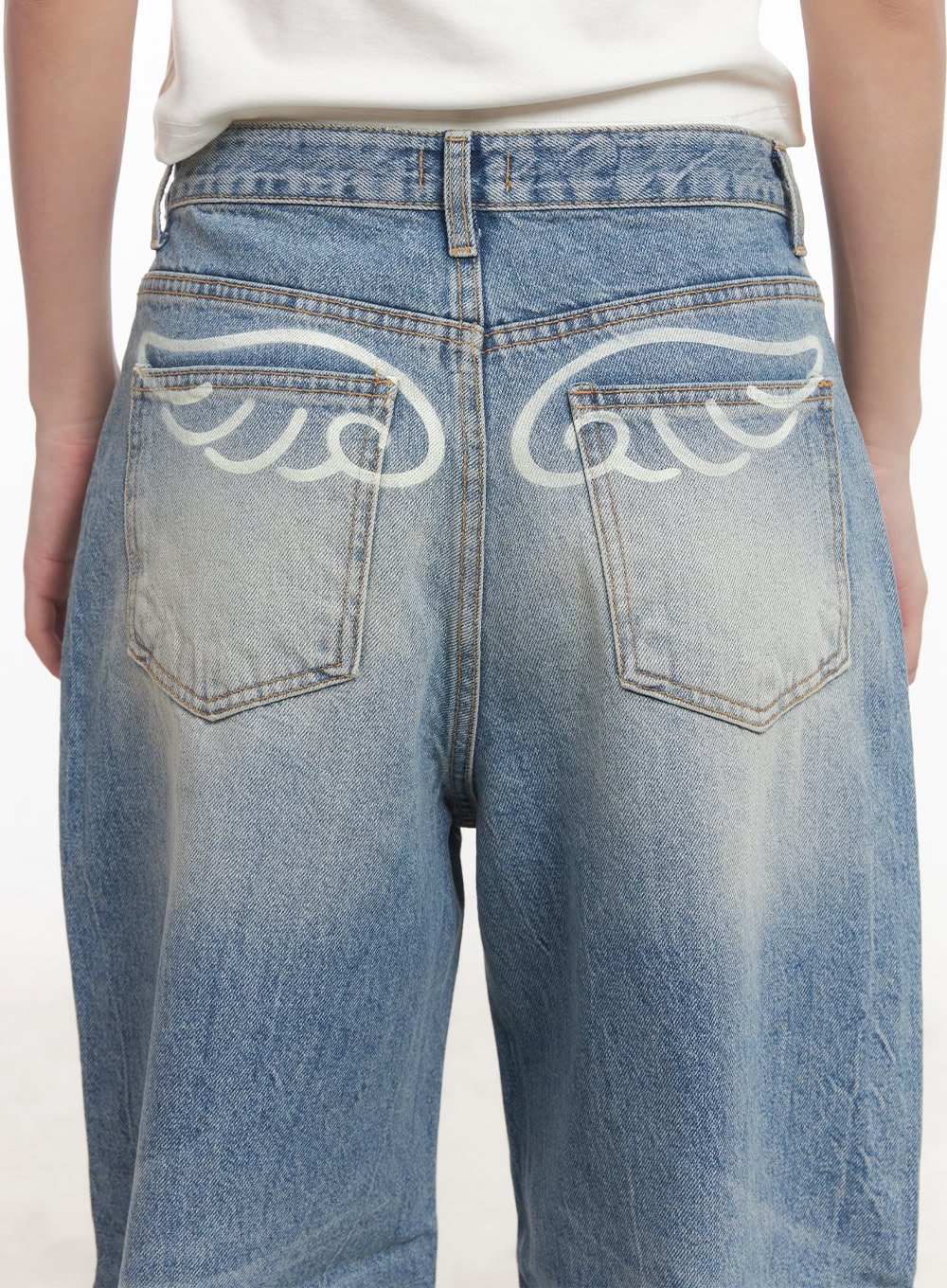 lumira-back-detail-washed-wide-leg-jeans-ca530