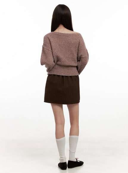 solid-chic-mini-skirt-on422