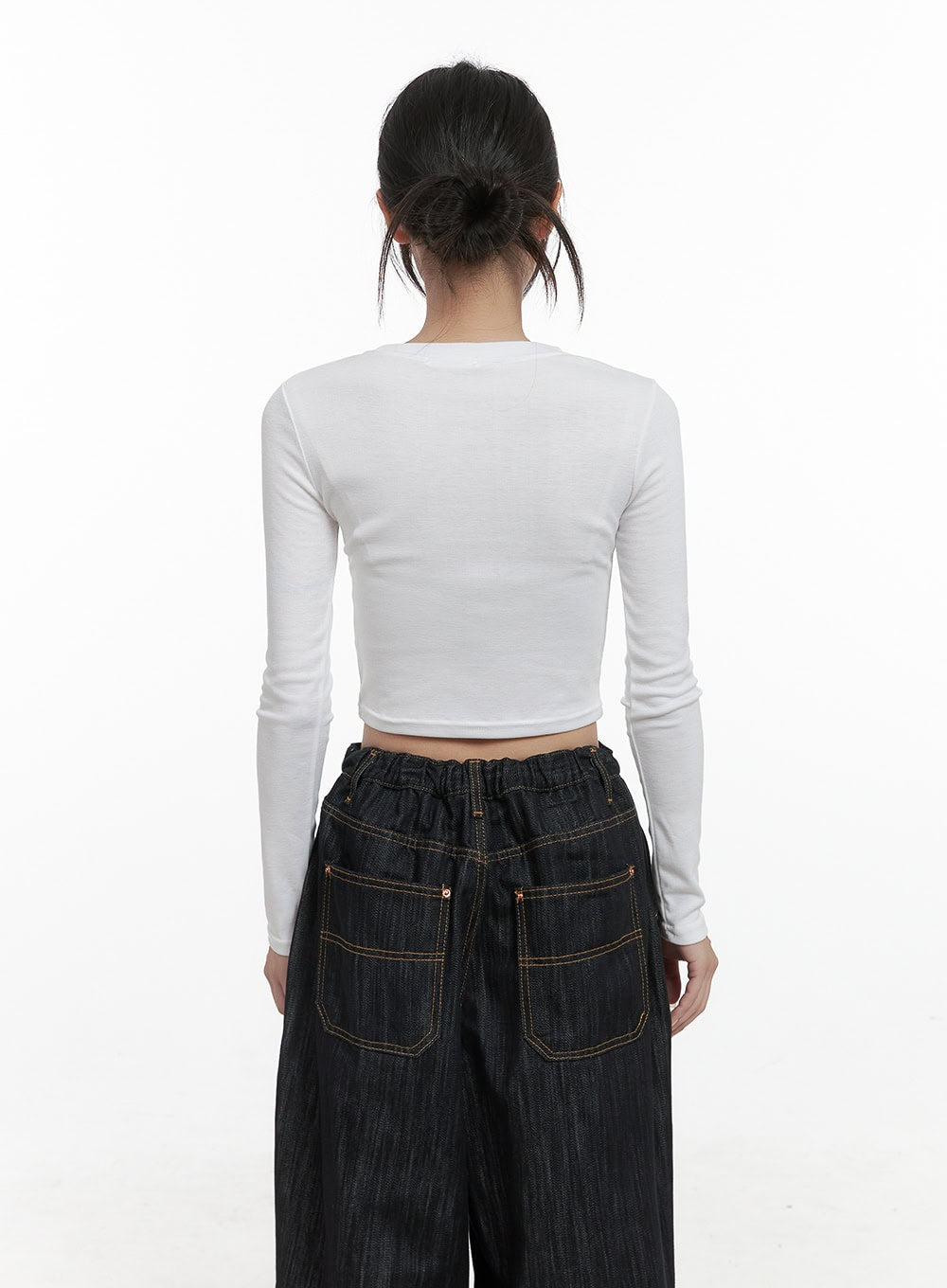 chic-letter-print-long-sleeve-crop-top-cs430