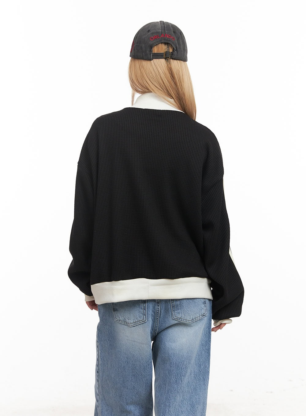 embroidered-knit-zip-up-track-jacket-cm506