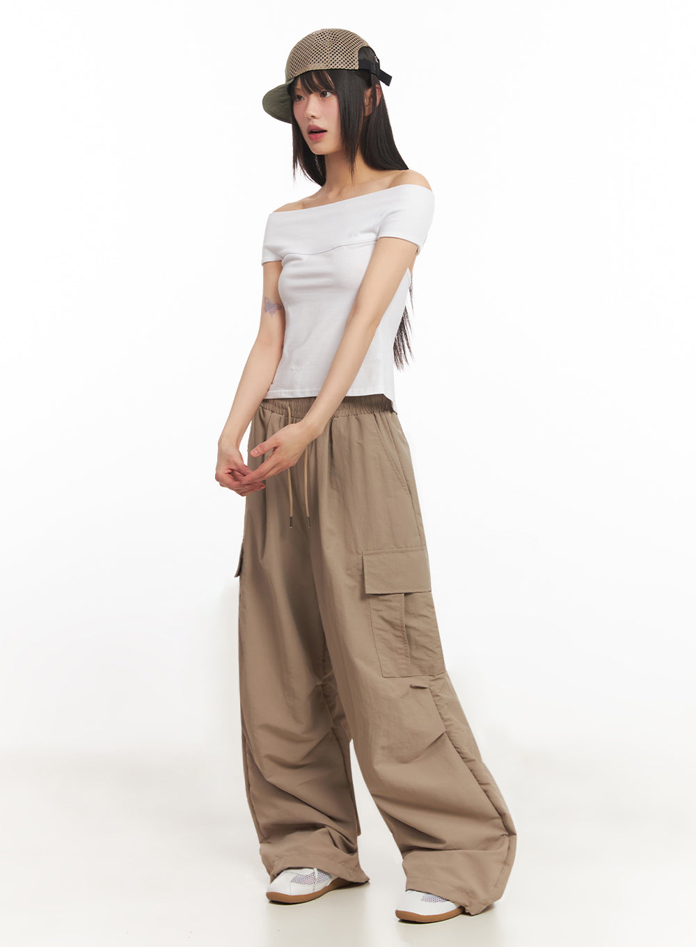 string-cut-out-off-shoulder-crop-top-iy502