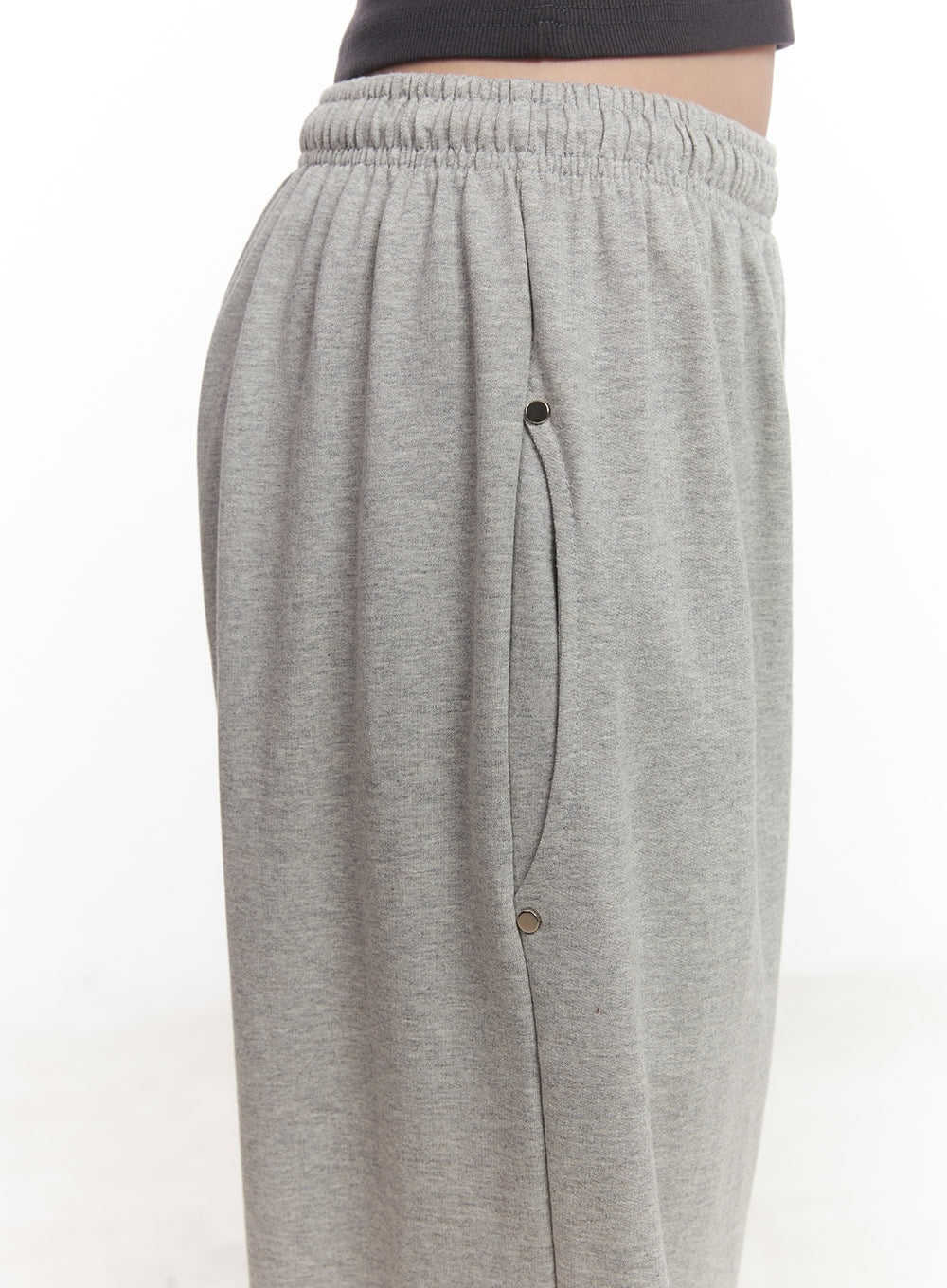 stud-roll-up-wide-fit-sweatpants-ca529