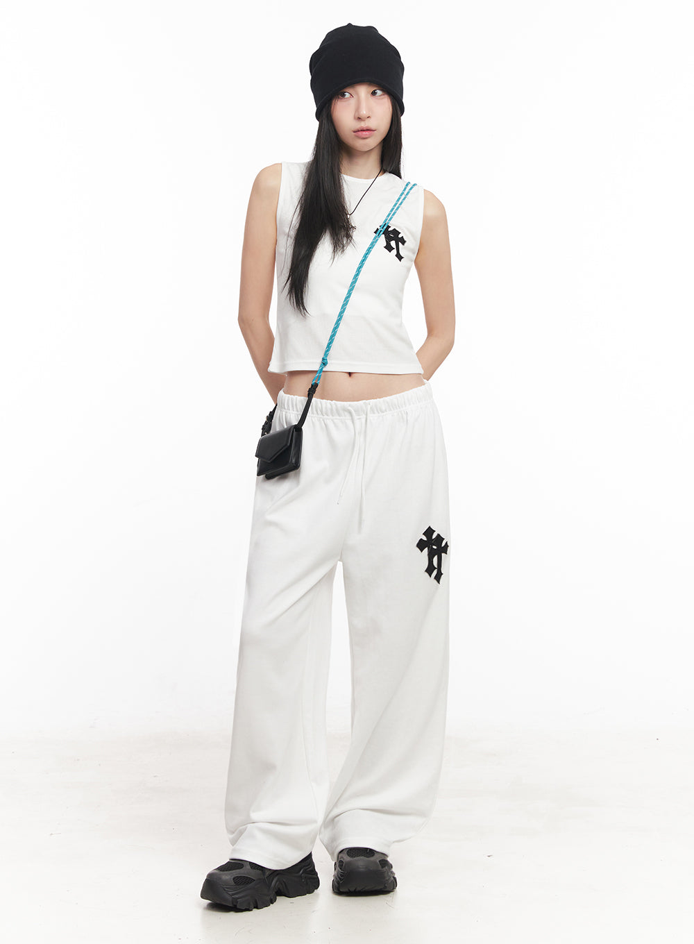 patched-chic-sleeveless-top-iy516