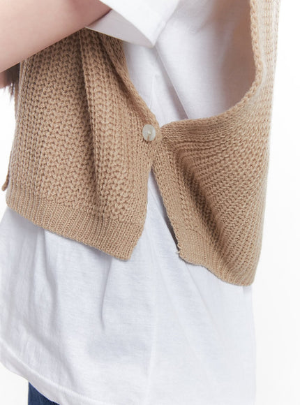 buttoned-knit-crop-vest-top-cy515