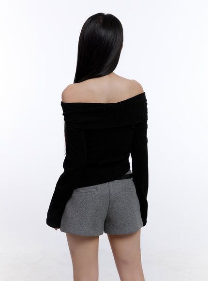 Sleek Off-Shoulder Asymmetrical Top CJ513