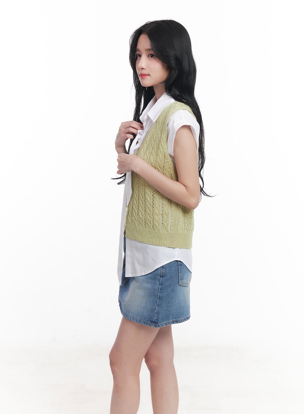 knit-buttoned-vest-top-cy523