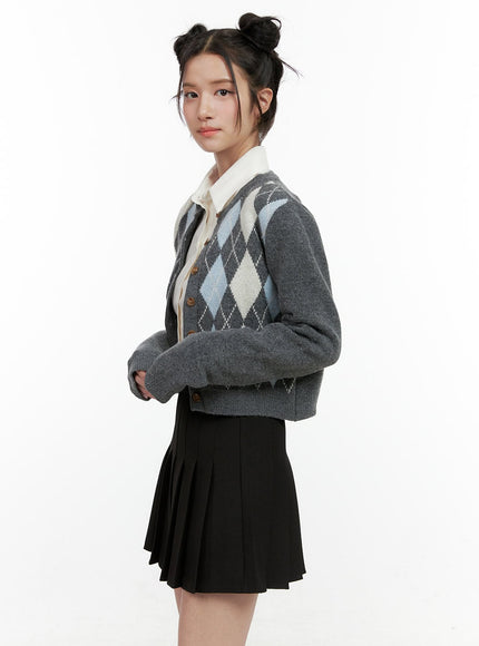 long-sleeve-argyle-cardigan-on404