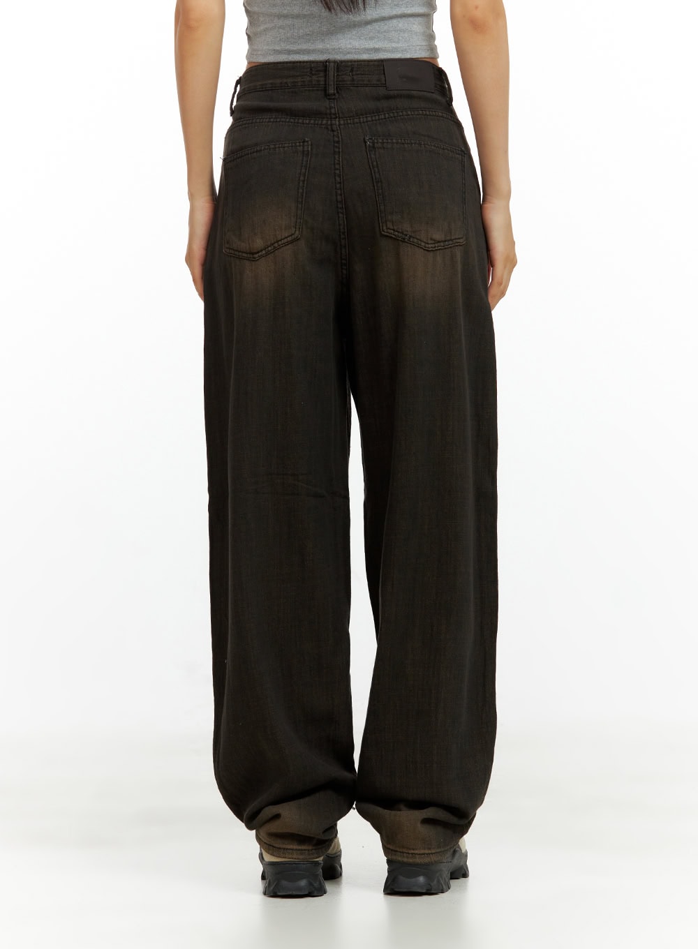 dark-washed-baggy-jeans-cu420