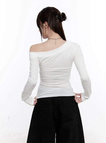 Off-Shoulder Graphic Long Sleeve Top CS530