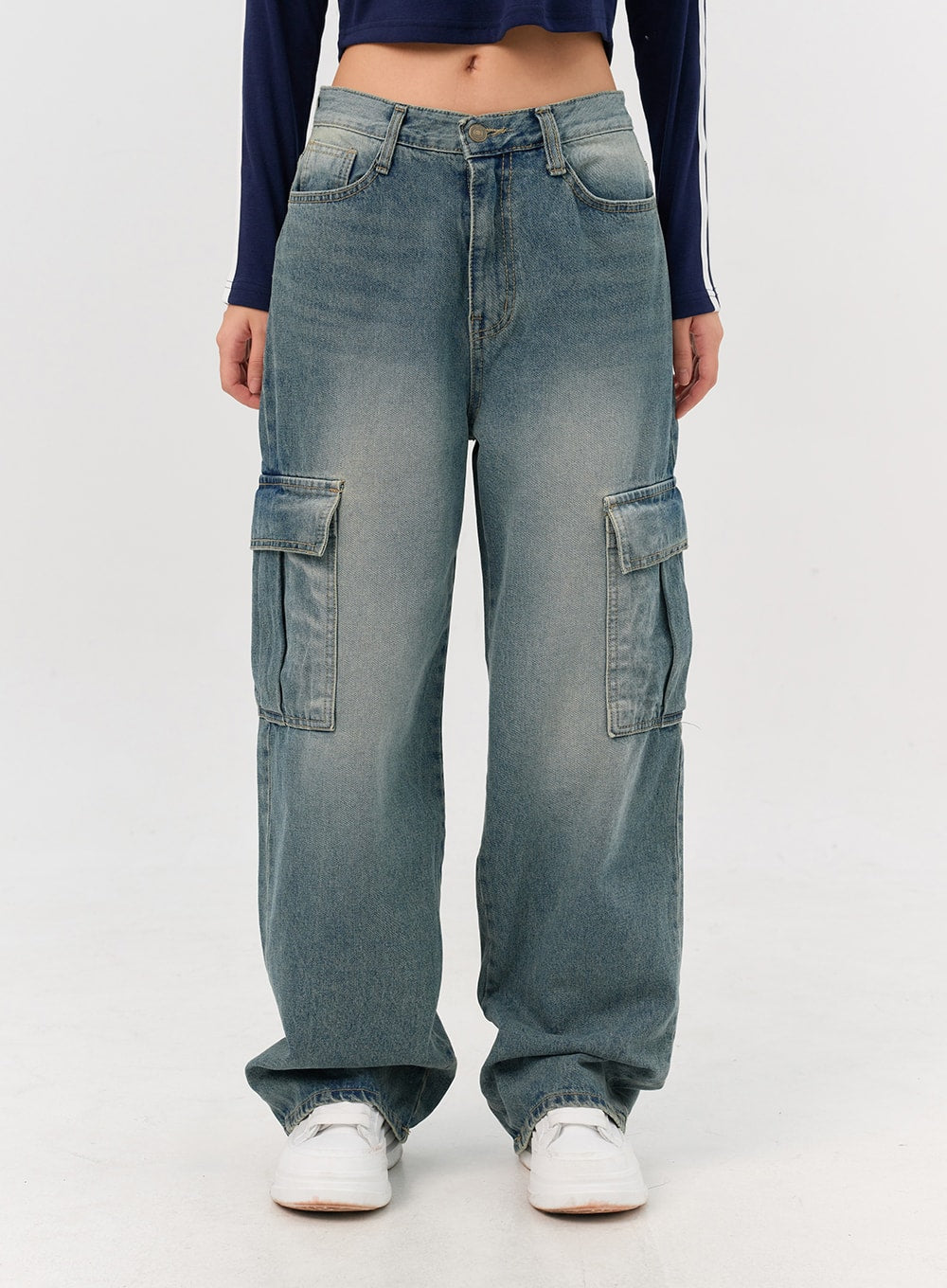 washed-denim-cargo-jeans-in302