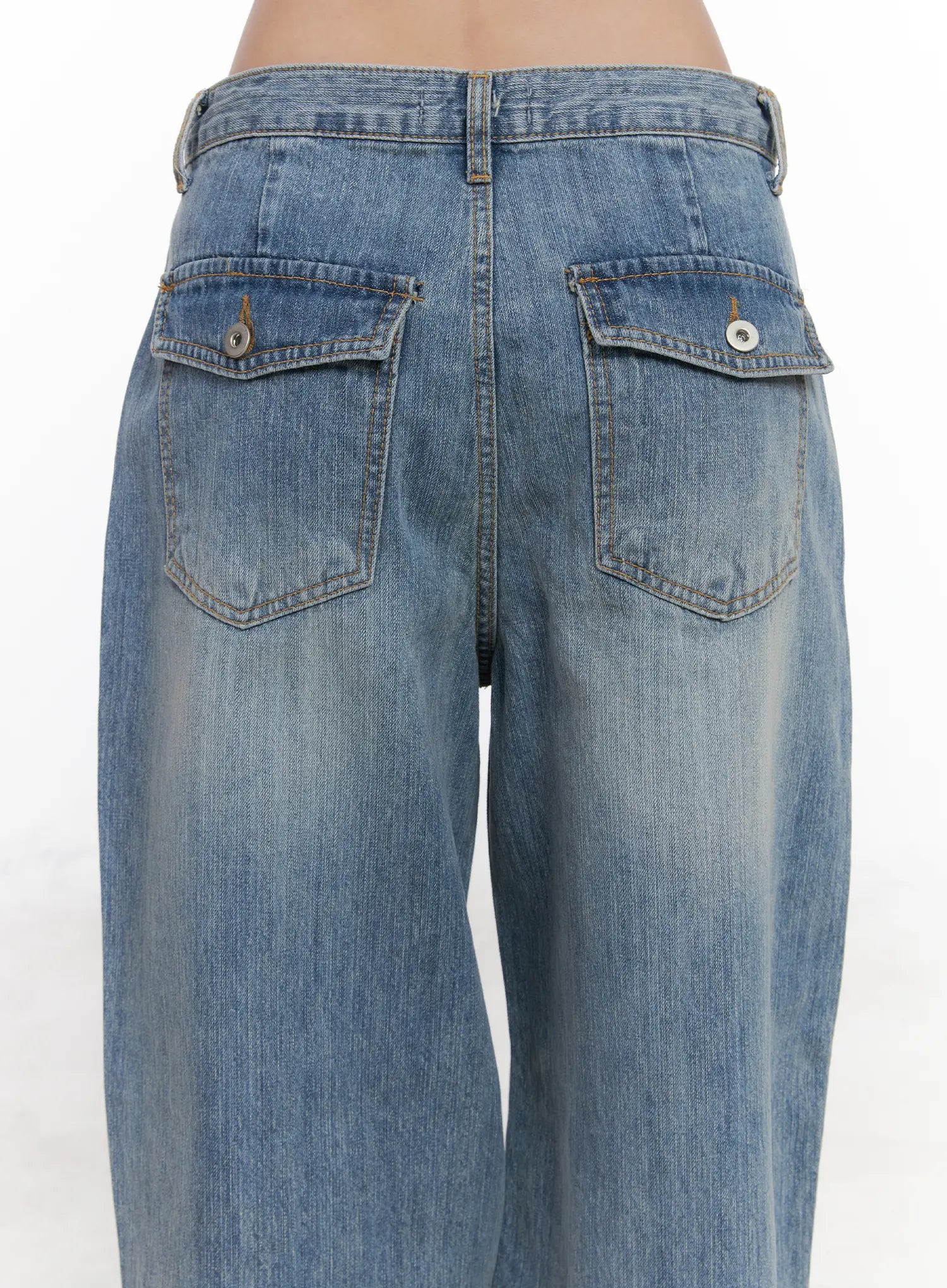 macie-button-detail-wide-leg-jeans-cn514