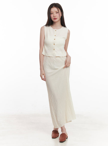 classy-buttoned-sleeveless-top-iy509