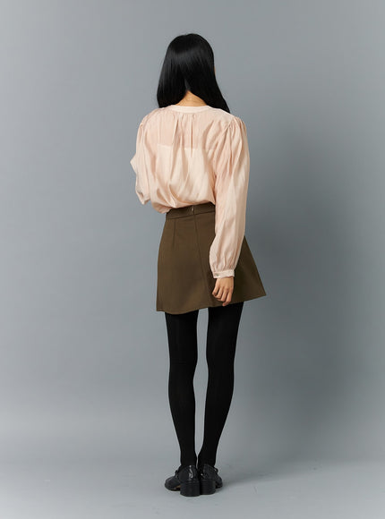 round-neck-puff-sleeve-blouse-on324