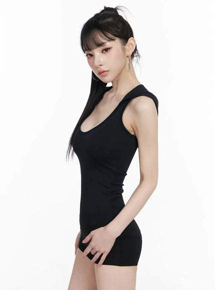 sleek-hooded-jumpsuit-iy511