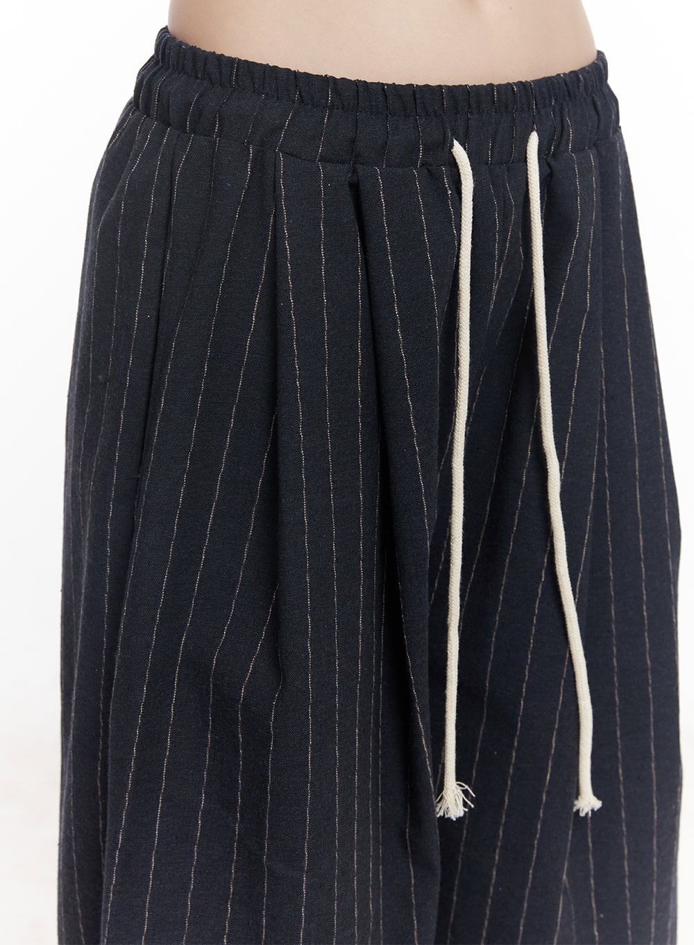 pintuck-striped-wide-fit-pants-cy521