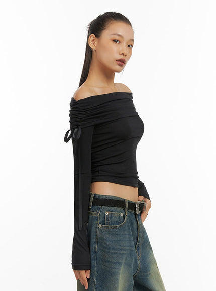 shirred-solid-off-shoulder-crop-top-io409