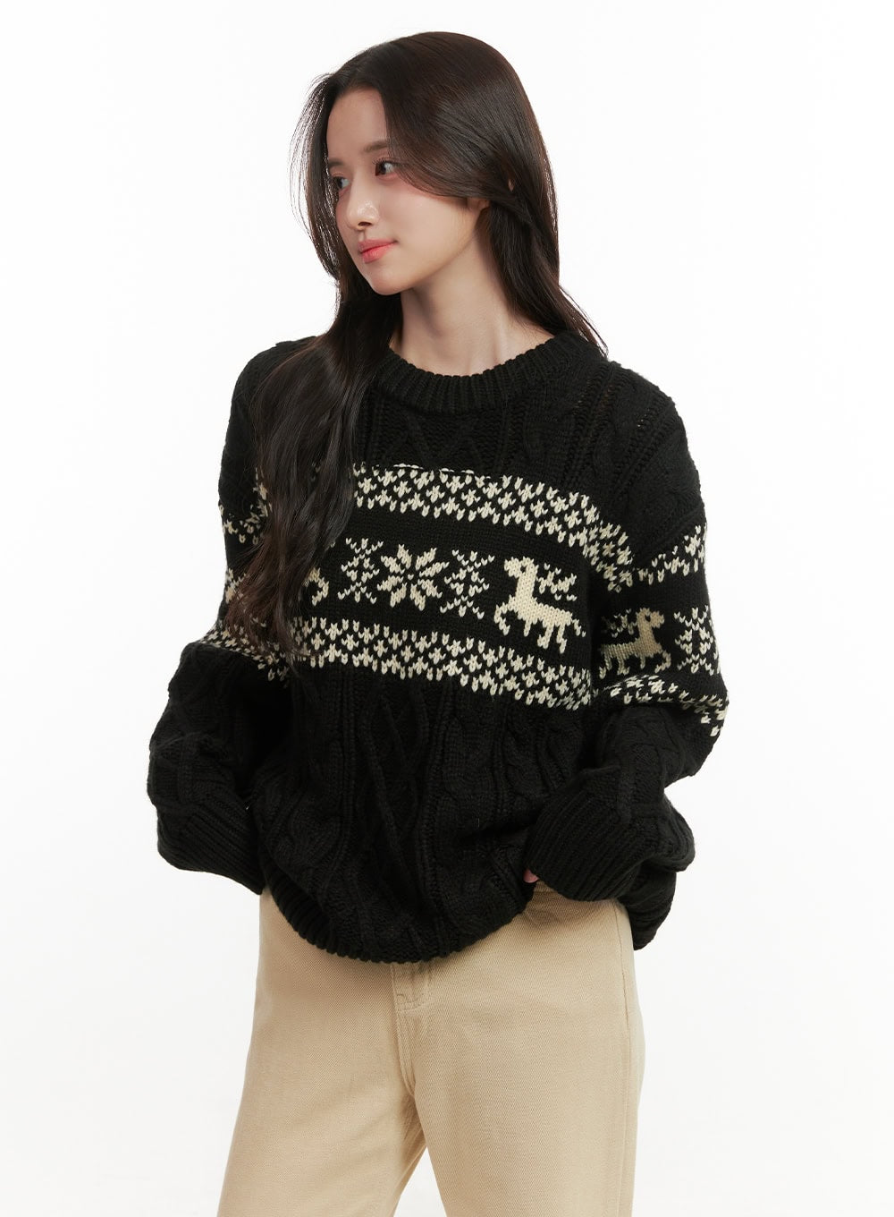 cozy-nordic-round-neck-sweater-on429