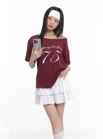 one-shoulder-loose-fit-graphic-tee-cu505