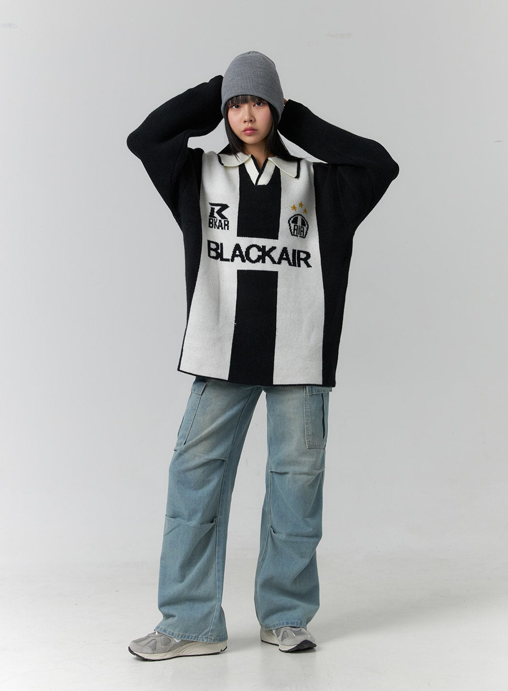 block-core-v-neck-collar-graphic-knit-sweater-unisex-cd307