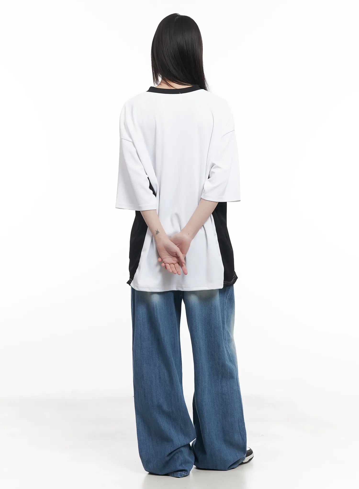 oversized-graphic-v-neck-jersey-cu518