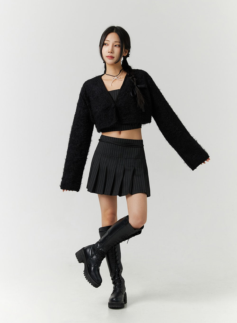 v-neck-faux-fur-crop-jacket-cd301