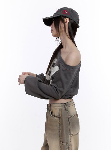 84 Graphic One-Shoulder Cropped Sweatshirt CF512