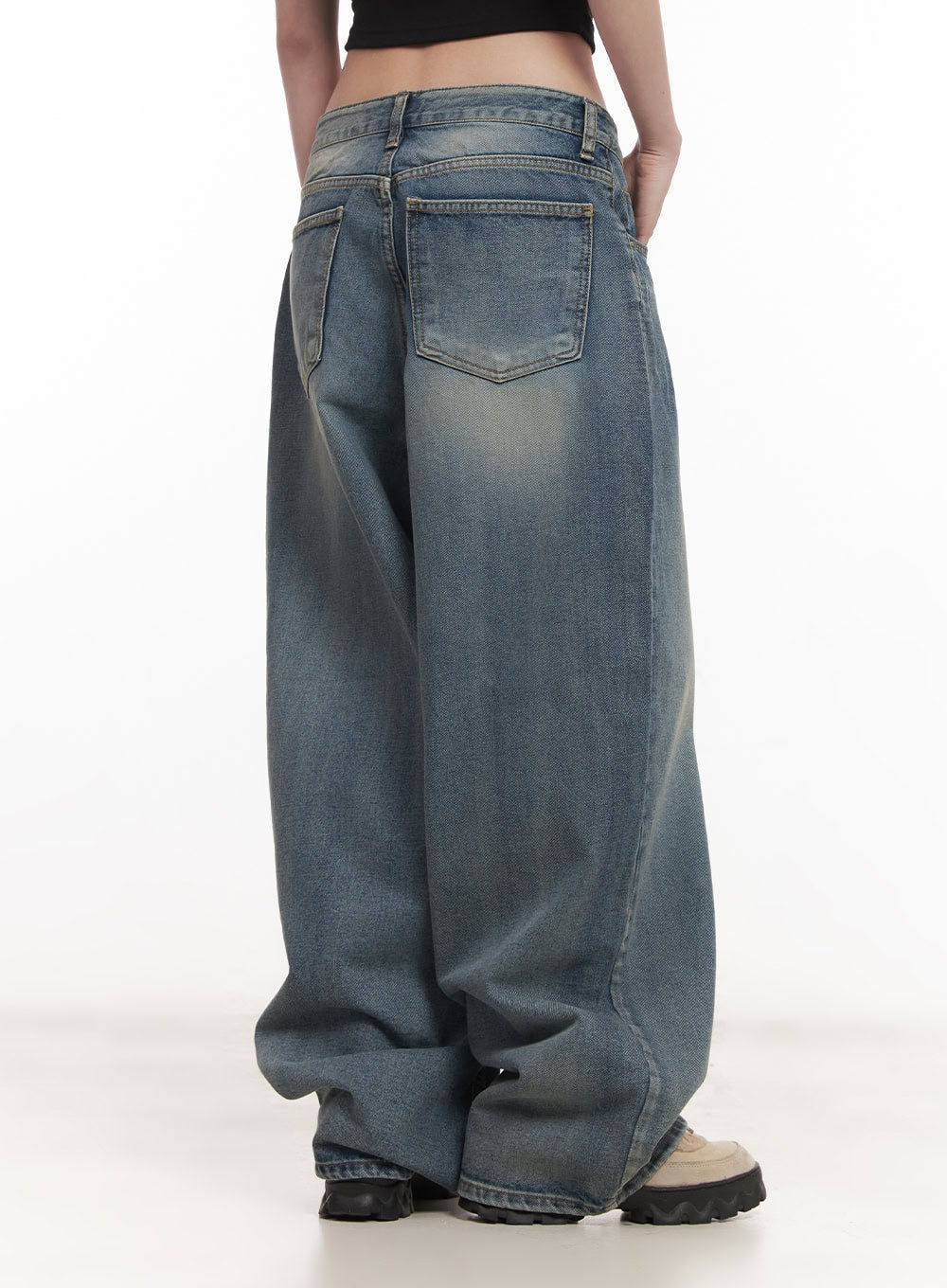 shelly-washed-baggy-jeans-cm518