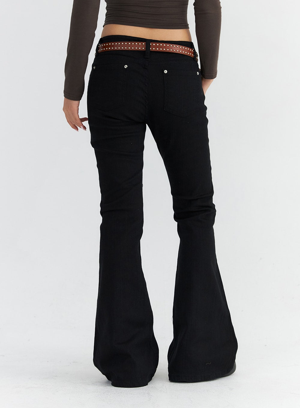 low-rise-bootcut-jeans-co313