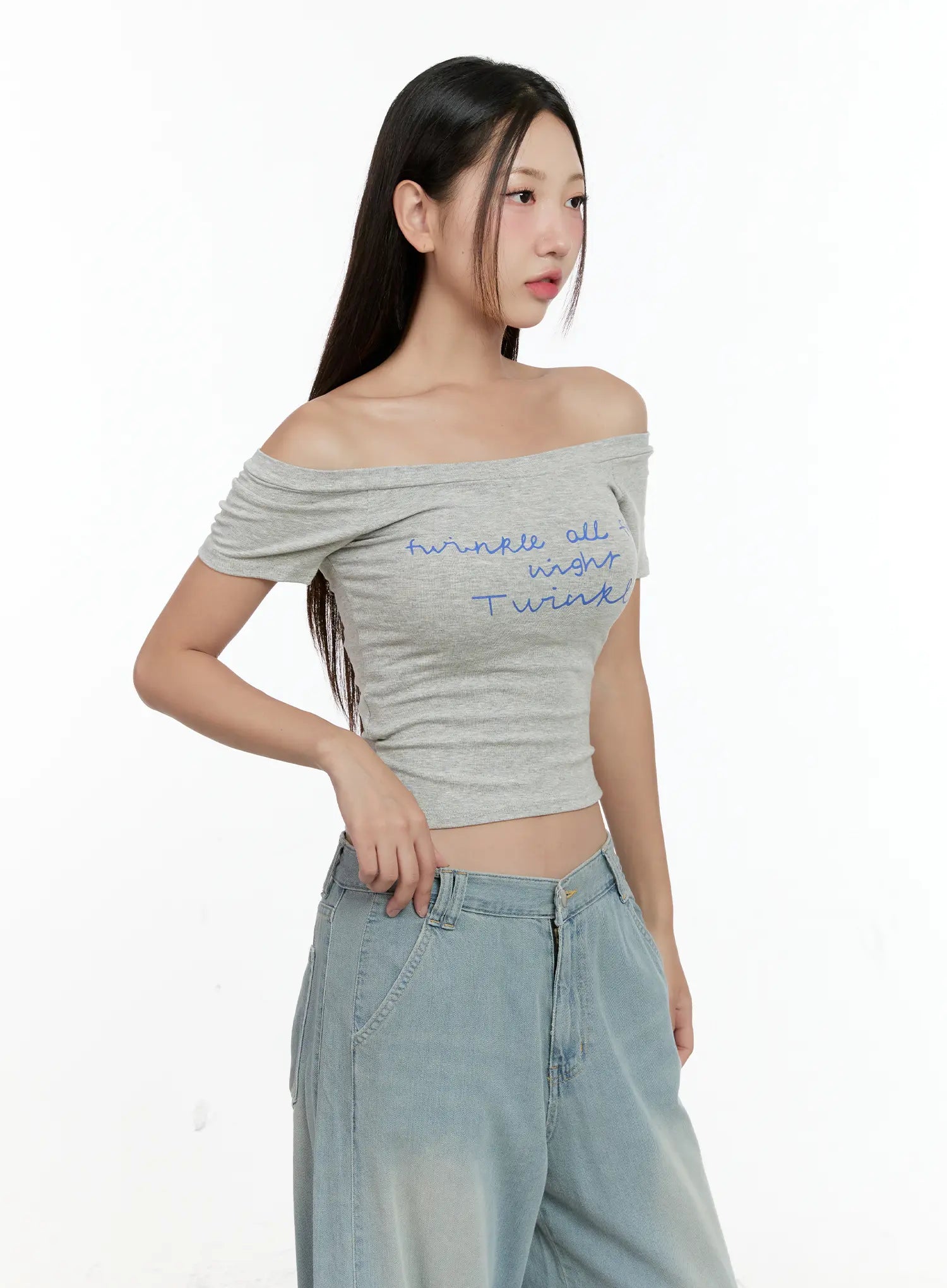 off-shoulder-graphic-top-cl531