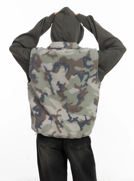 oversized-camo-fleece-vest-cj523