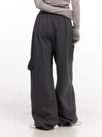 Wide-Fit Cargo Sweatpants CJ507