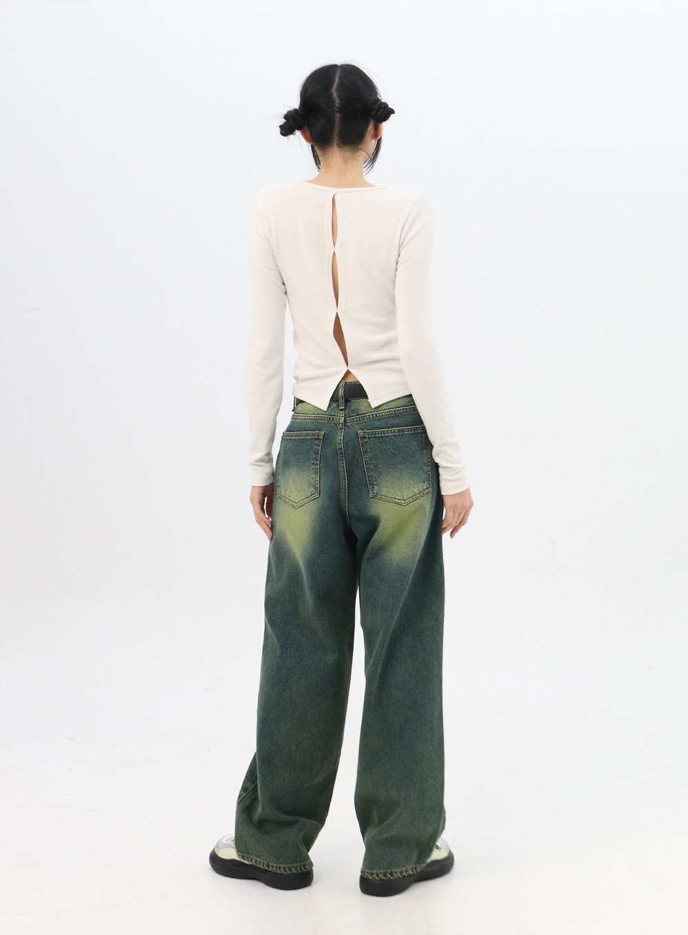 green-wide-leg-washed-jeans-in310