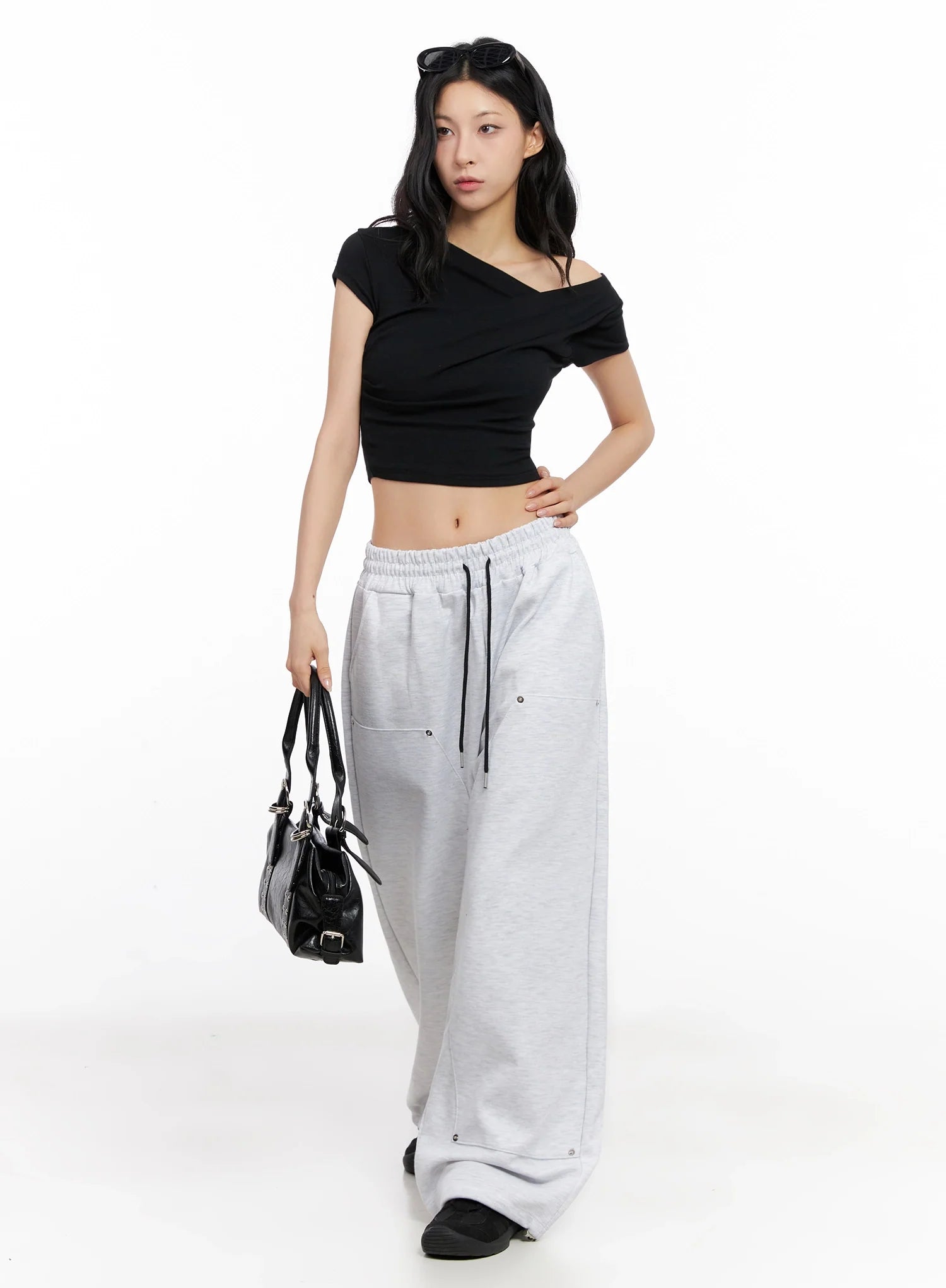 wide-leg-stud-accent-sweatpants-ig508