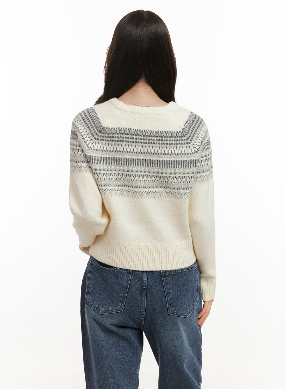 round-neck-nordic-print-sweater-on429