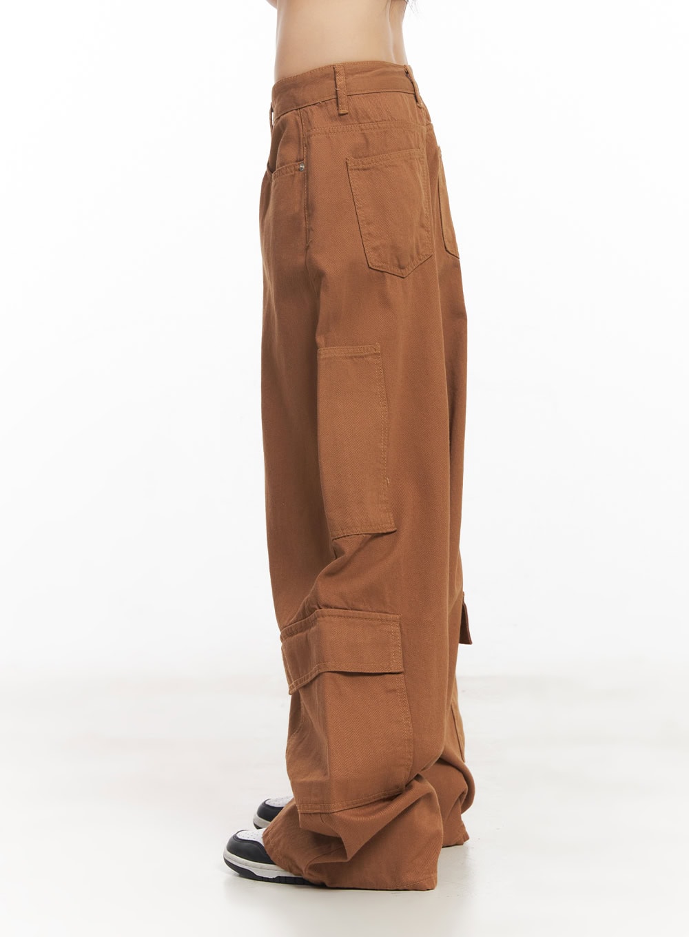 relaxed-fit-cargo-pants-ca523