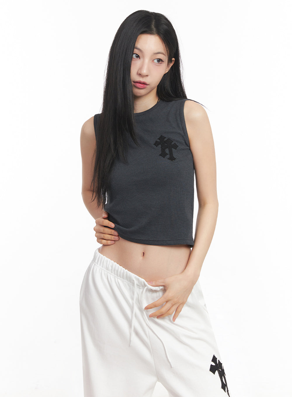 patched-chic-sleeveless-top-iy516