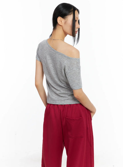 off-shoulder-star-graphic-tee-cl529