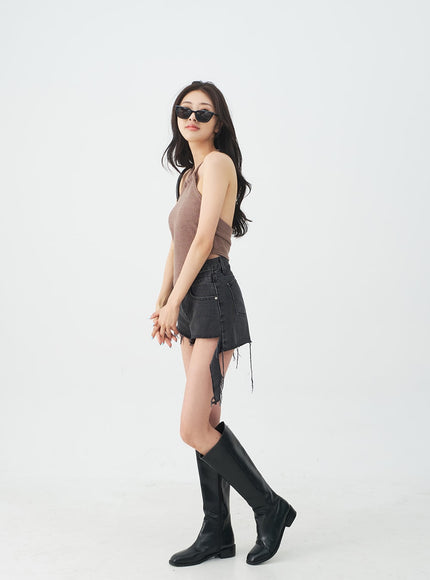 Double Buttoned Distressed Black Shorts IJ23