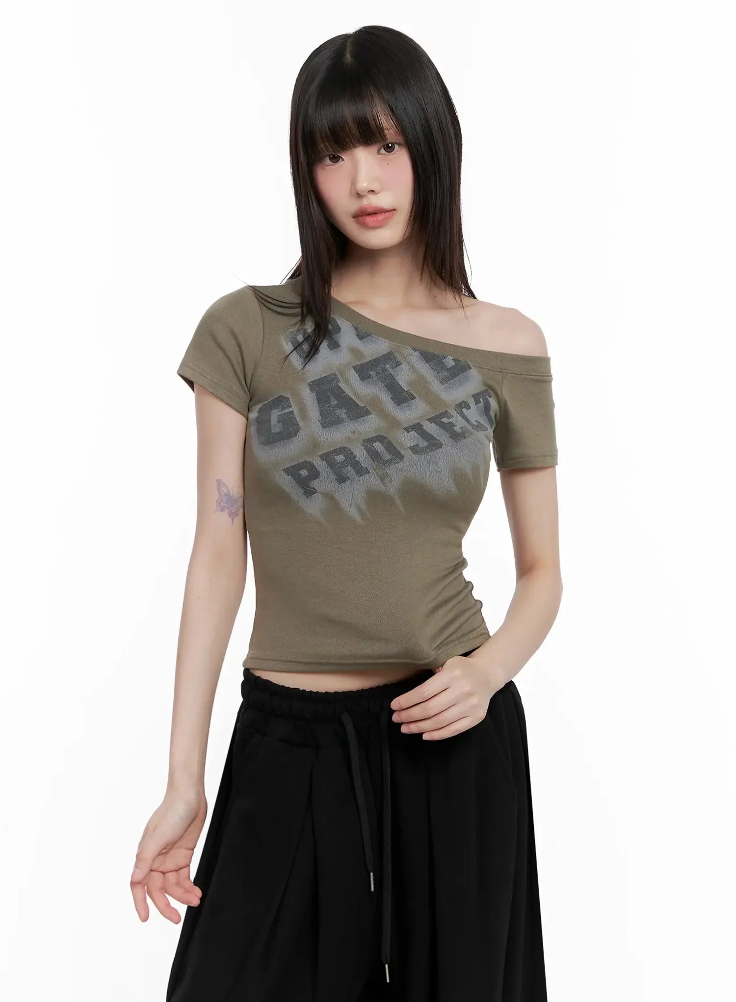 asymmetric-off-shoulder-graphic-top-il528