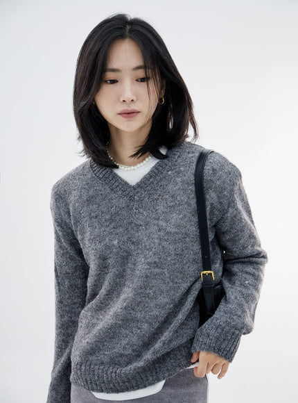 Soft V-Neck Knit OO07