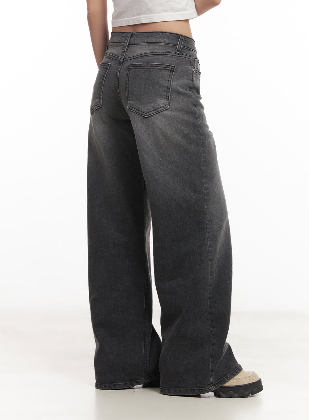 mari-washed-mid-rise-wide-leg-jeans-cm528