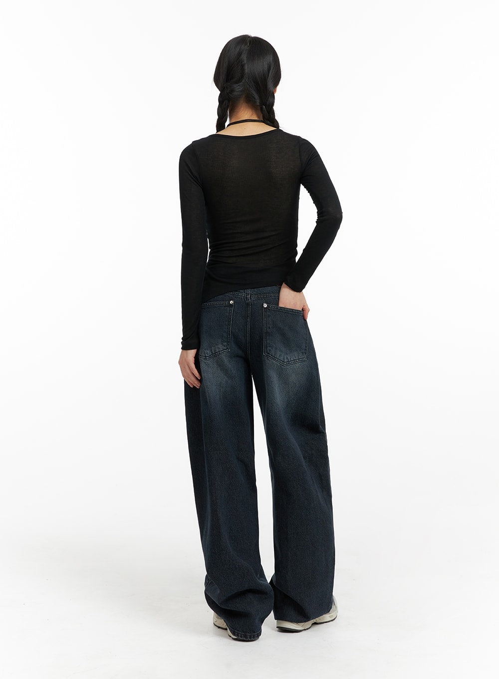 slit-v-neck-slim-fit-tee-cf422